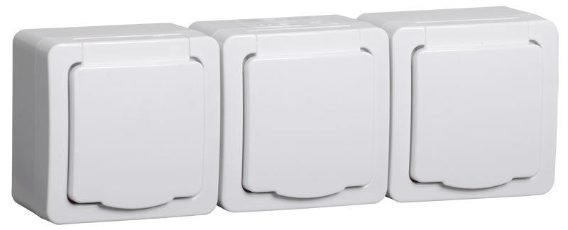 Гермес PLUS Розетка тройная с заземлением наружная белая IP54